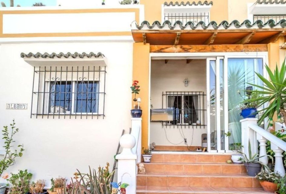 Odsprzedaż - Kamienica -
Orihuela Costa - La Florida
