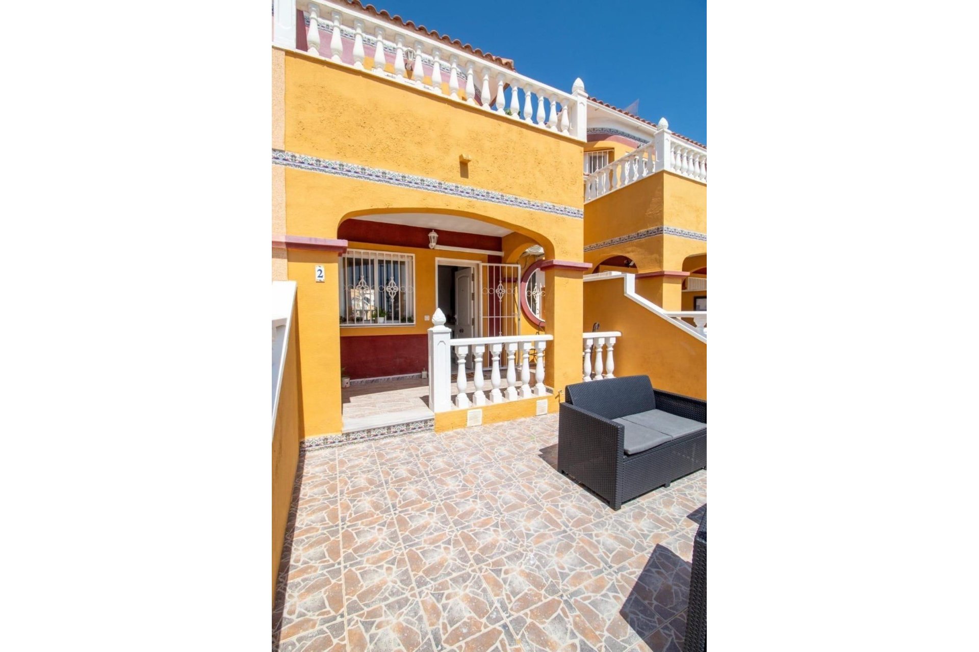Odsprzedaż - Kamienica -
Orihuela Costa - La Regia