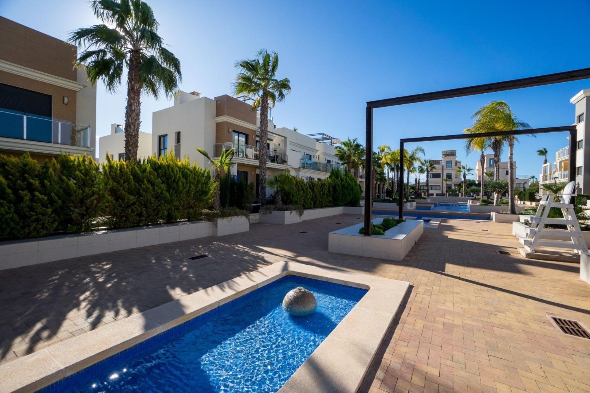 Odsprzedaż - Kamienica -
Orihuela Costa - La Zenia