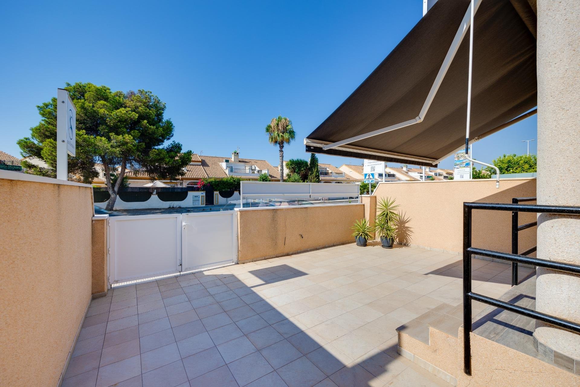 Odsprzedaż - Kamienica -
Orihuela Costa - La Zenia