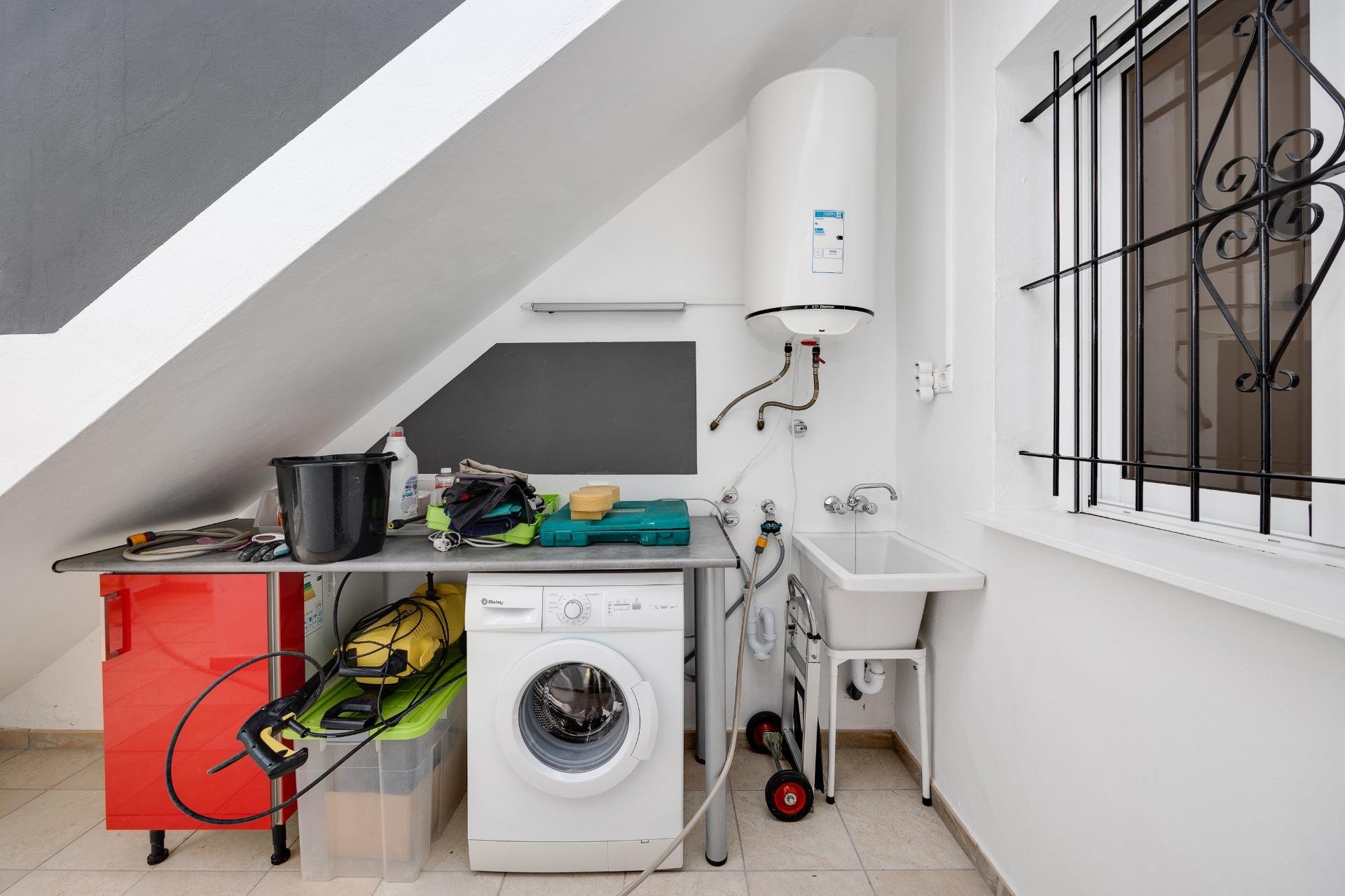 Odsprzedaż - Kamienica -
Orihuela Costa - La Zenia