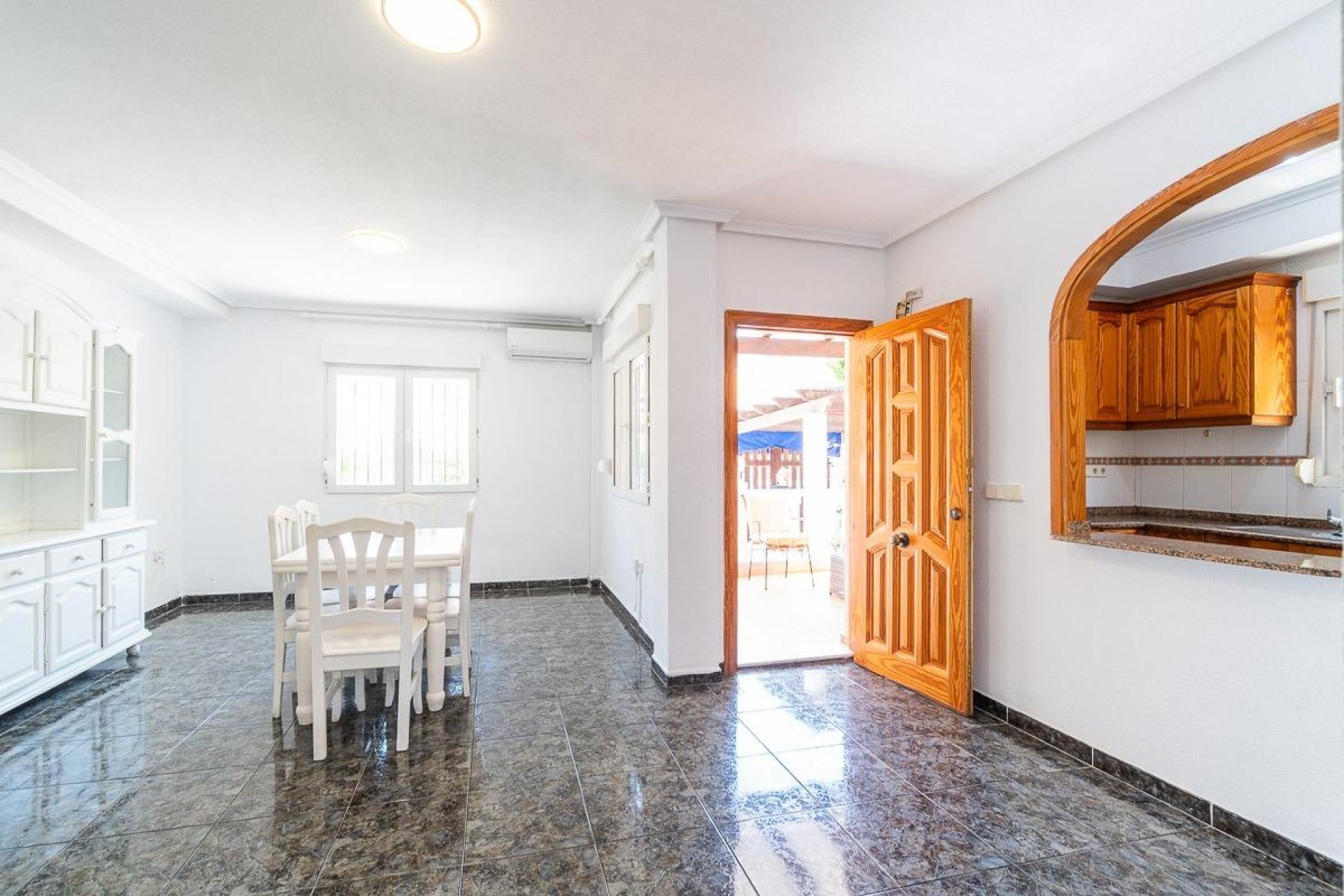 Odsprzedaż - Kamienica -
Orihuela Costa - La Zenia
