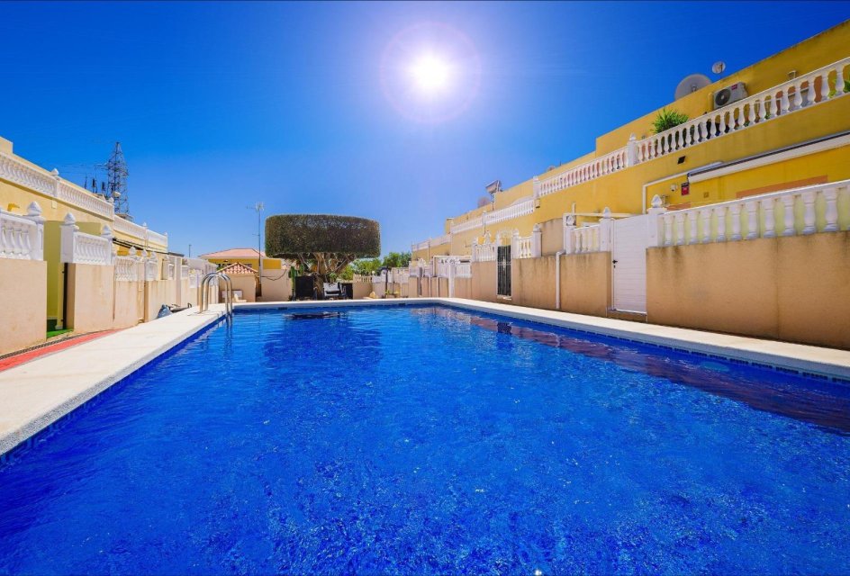 Odsprzedaż - Kamienica -
Orihuela Costa - Las Filipinas