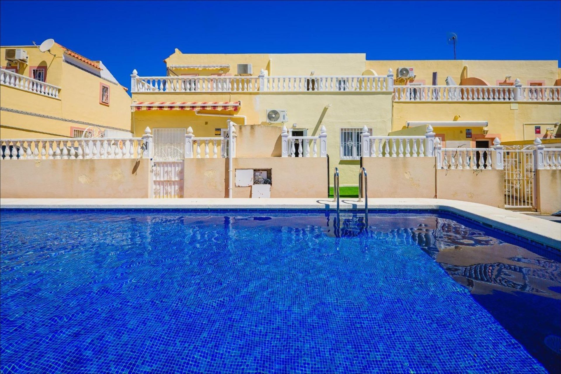 Odsprzedaż - Kamienica -
Orihuela Costa - Las Filipinas