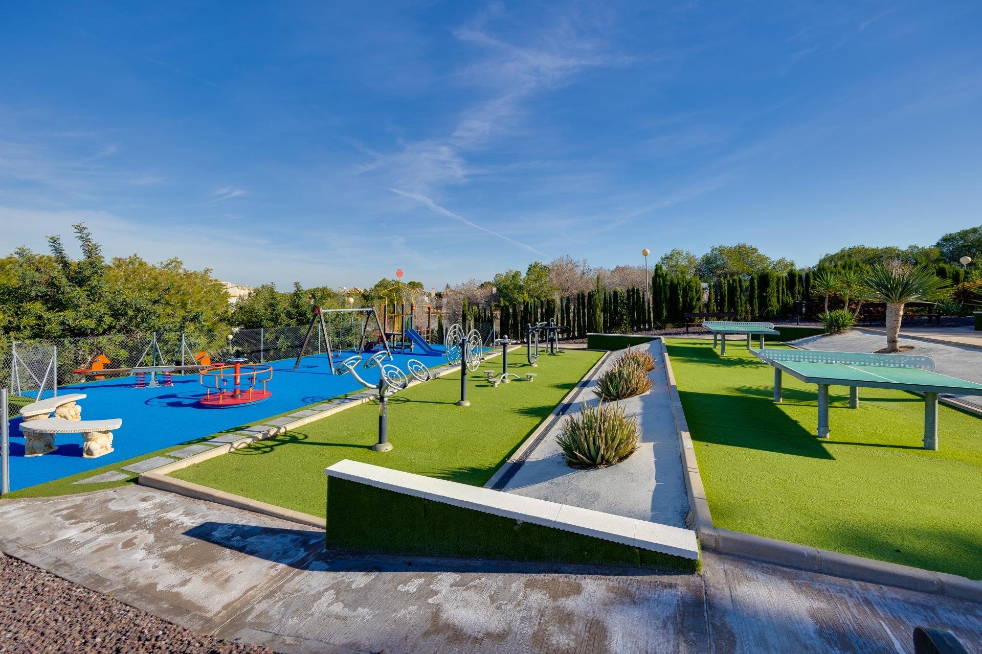 Odsprzedaż - Kamienica -
Orihuela Costa - Los Altos