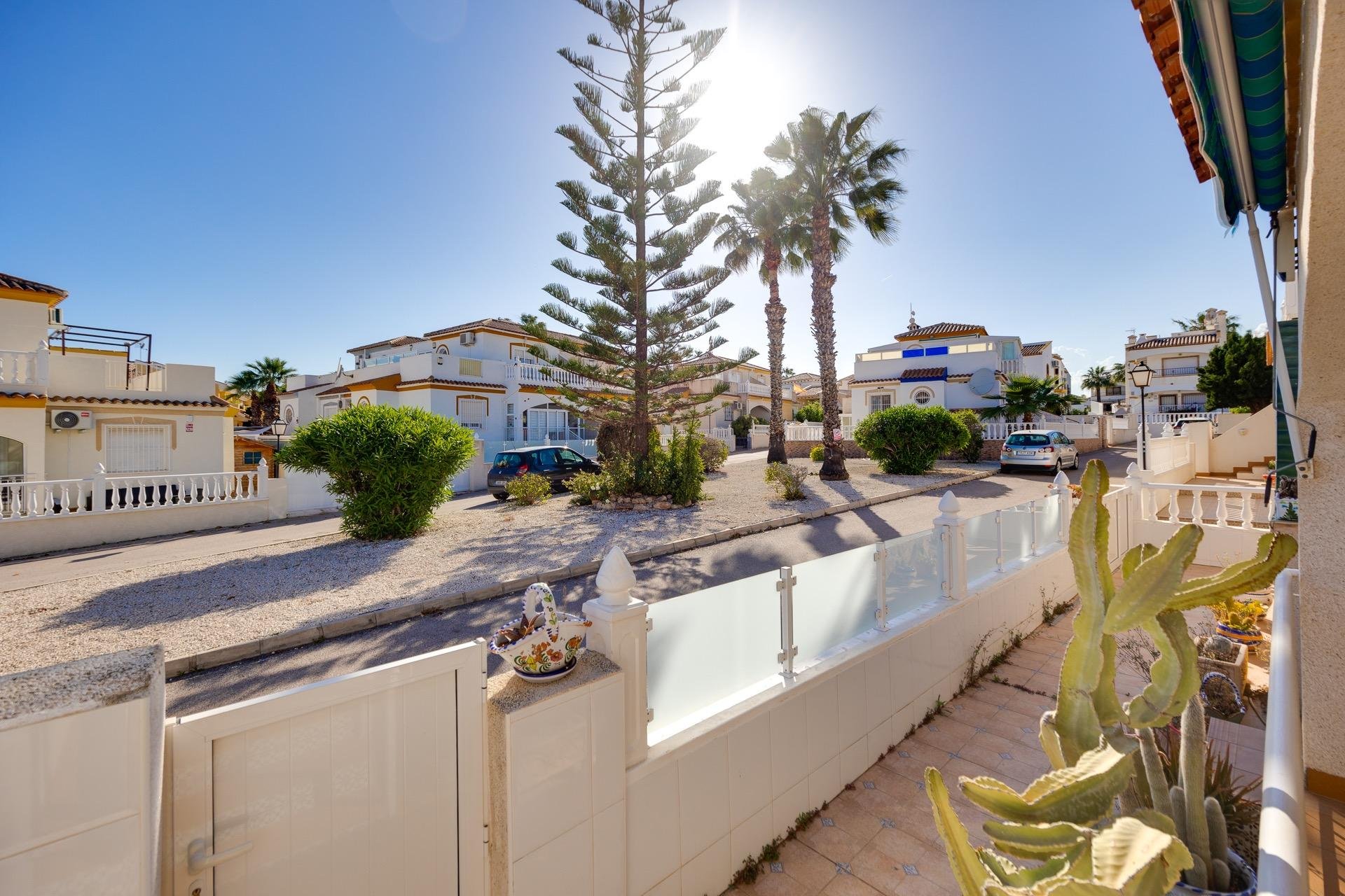 Odsprzedaż - Kamienica -
Orihuela Costa - Los Dolses
