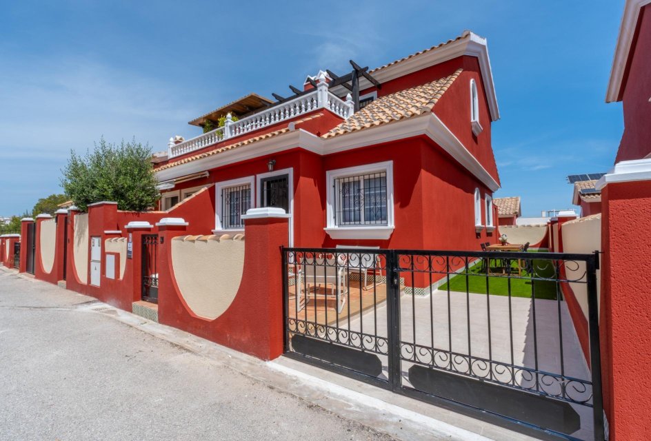 Odsprzedaż - Kamienica -
Orihuela Costa - PAU 26