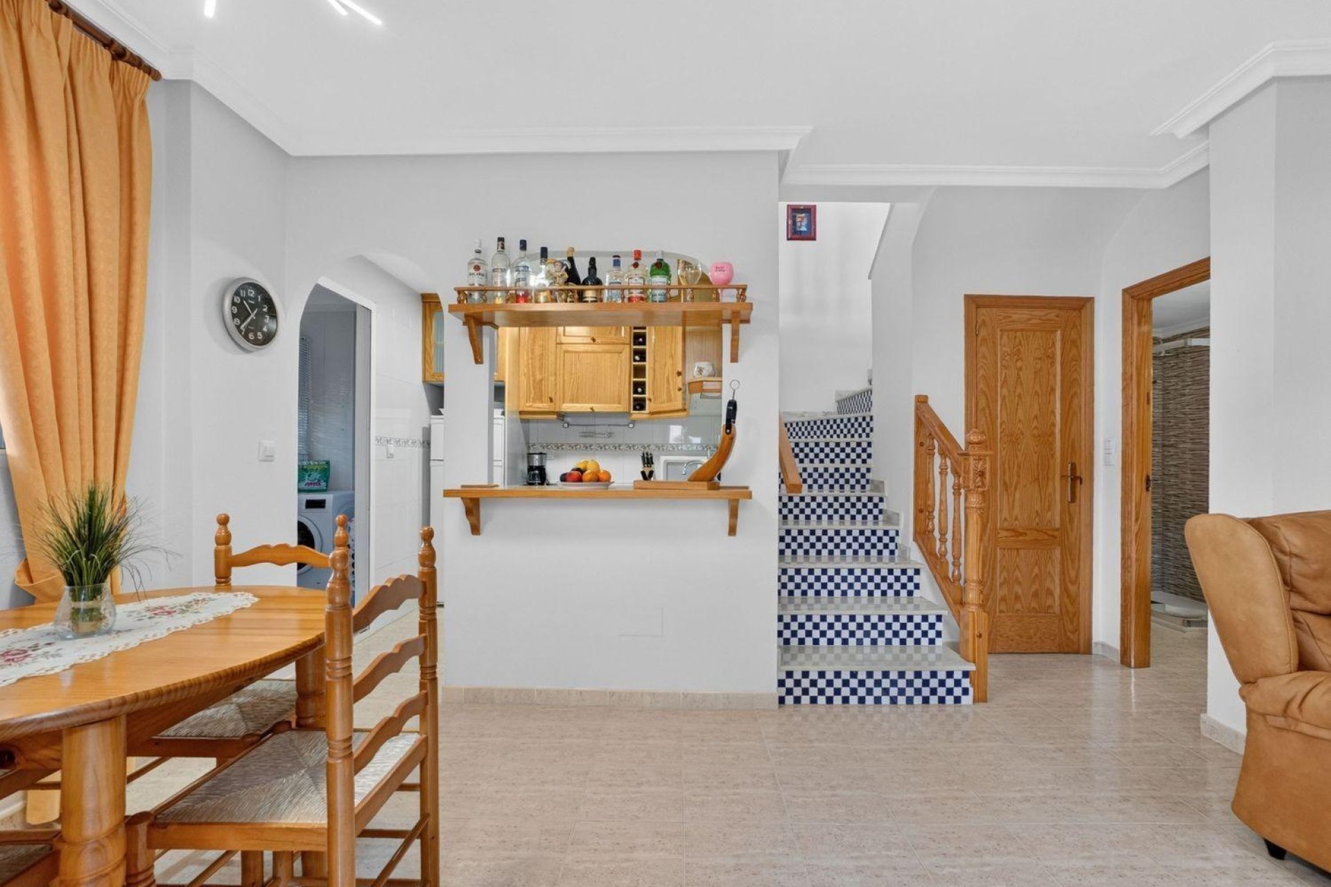 Odsprzedaż - Kamienica -
Orihuela Costa - Punta Prima