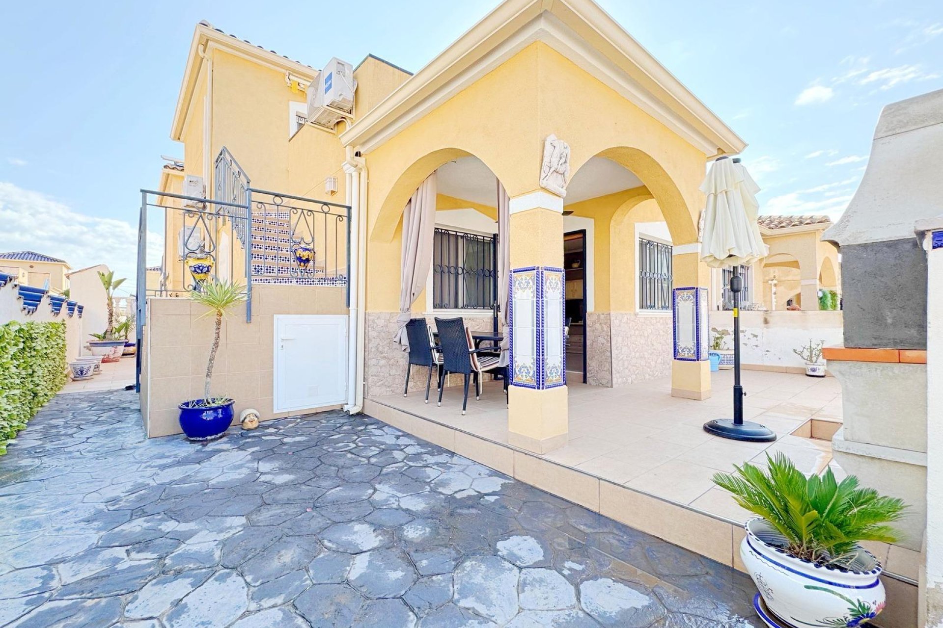 Odsprzedaż - Kamienica -
Orihuela Costa - Urbanización Perla del Mar