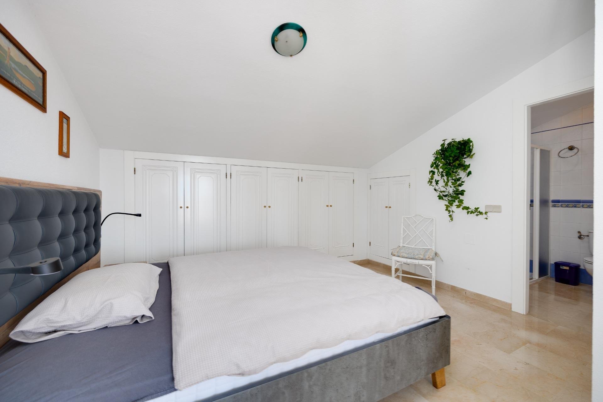 Odsprzedaż - Kamienica -
Orihuela Costa - Villamartín-Las Filipinas