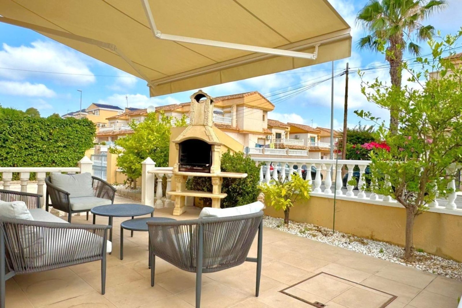 Odsprzedaż - Kamienica -
Orihuela Costa - Villamartín-Las Filipinas