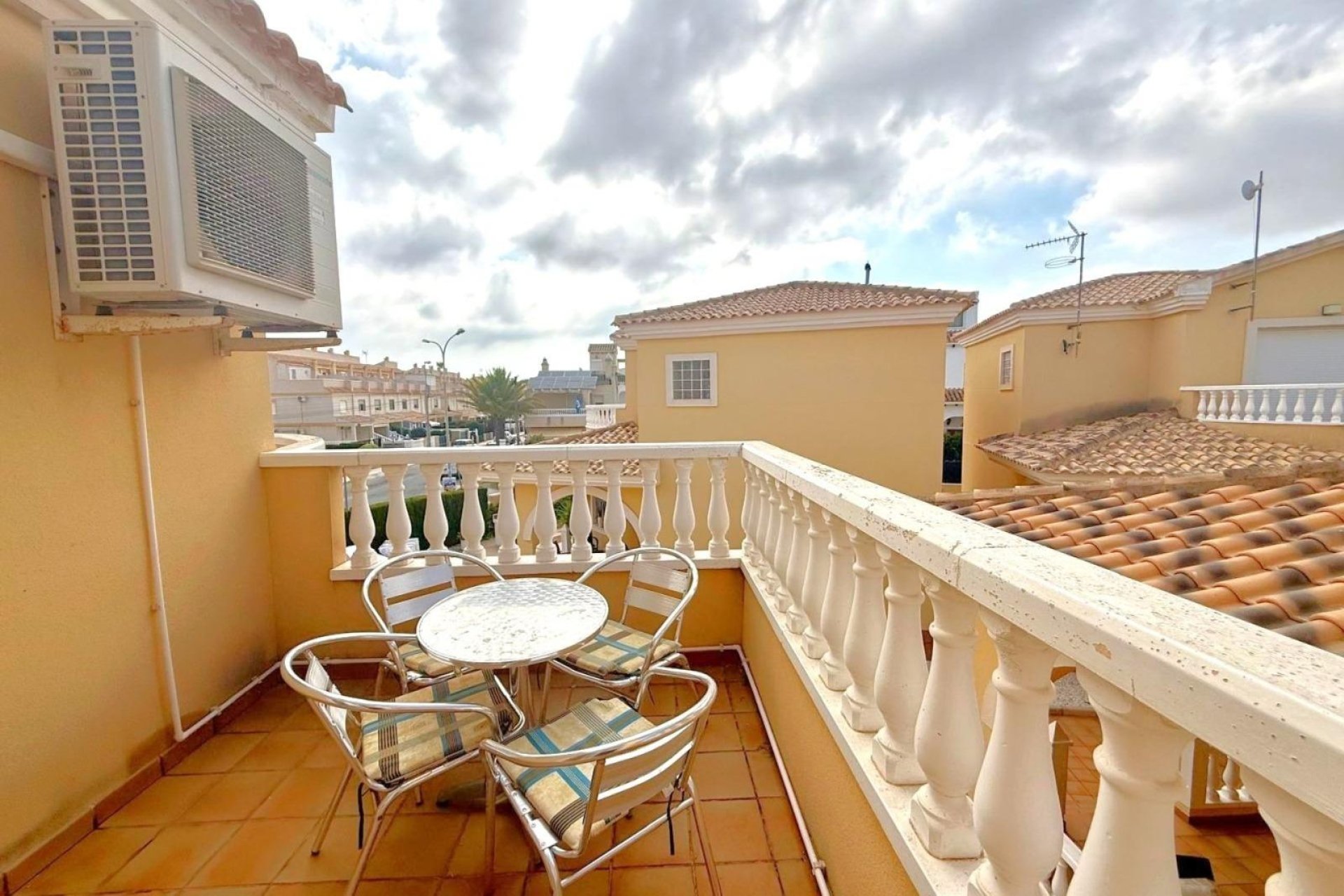 Odsprzedaż - Kamienica -
Orihuela Costa - Villamartín-Las Filipinas