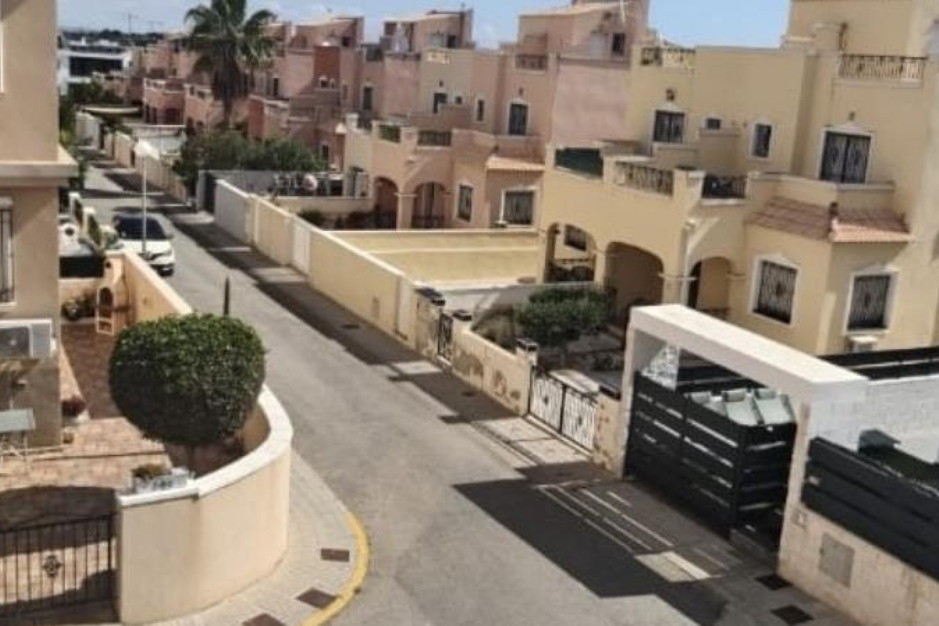 Odsprzedaż - Kamienica -
Orihuela Costa - Villamartín