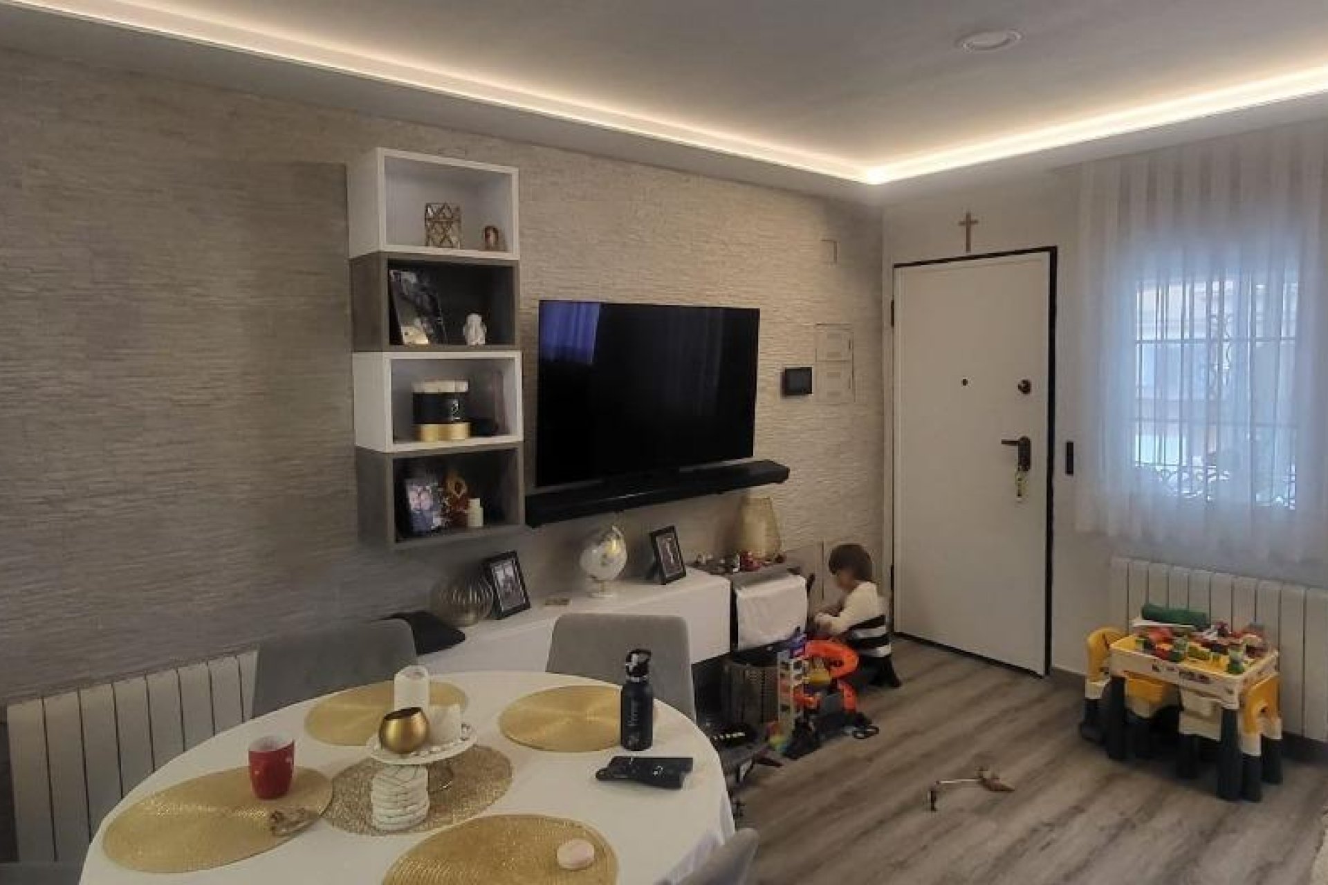 Odsprzedaż - Kamienica -
Orihuela Costa - Villamartín