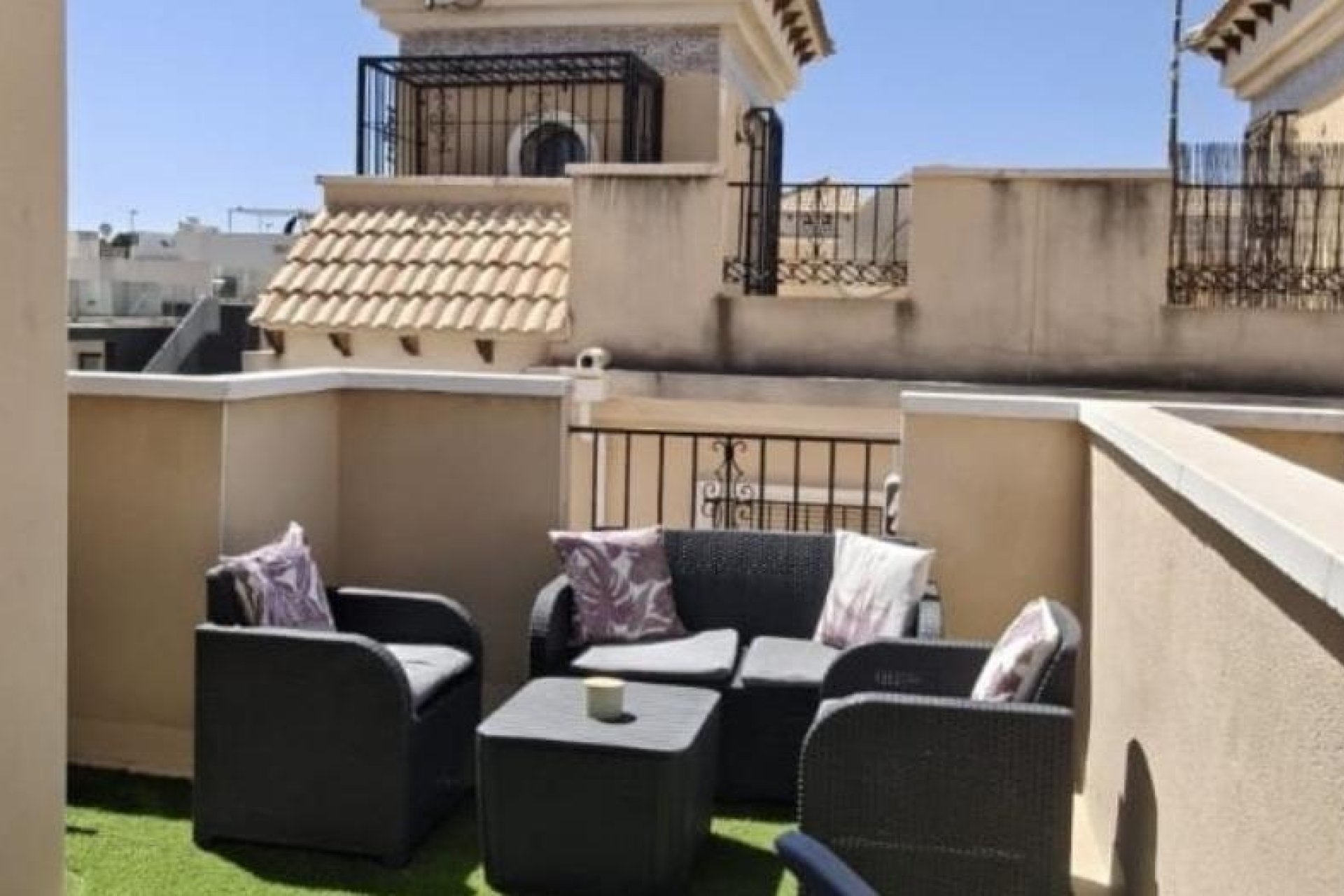 Odsprzedaż - Kamienica -
Orihuela Costa - Villamartín