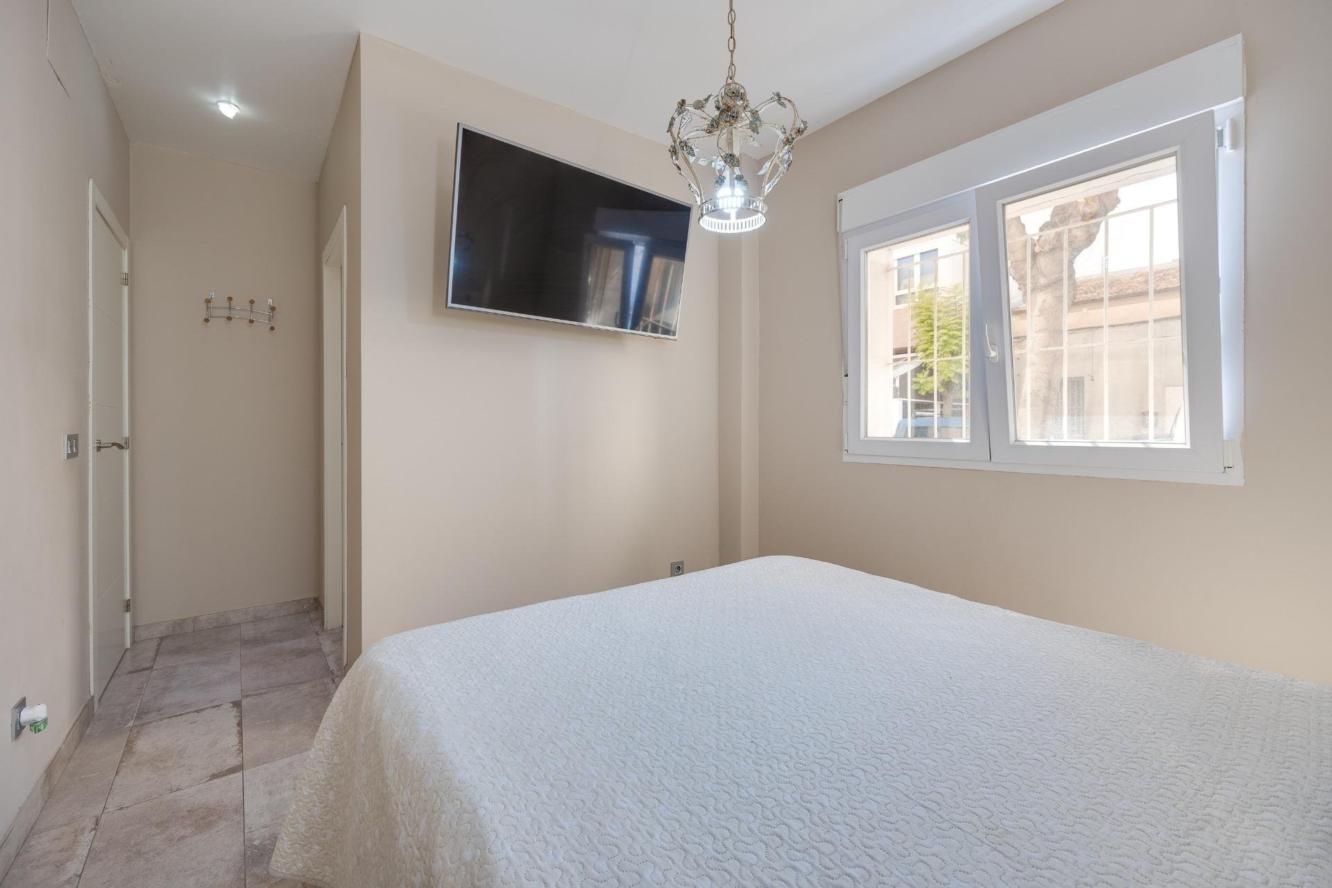 Odsprzedaż - Kamienica -
Torrevieja - Centro