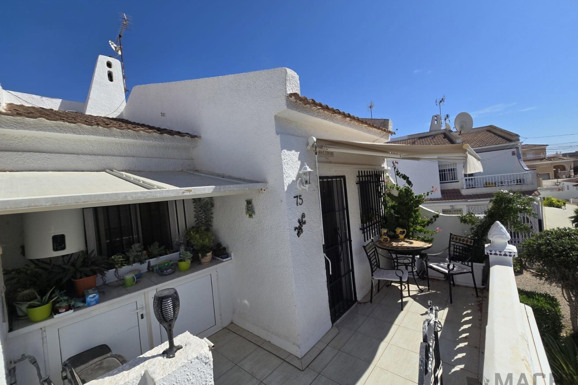 Odsprzedaż - Kamienica -
Torrevieja - El chaparral