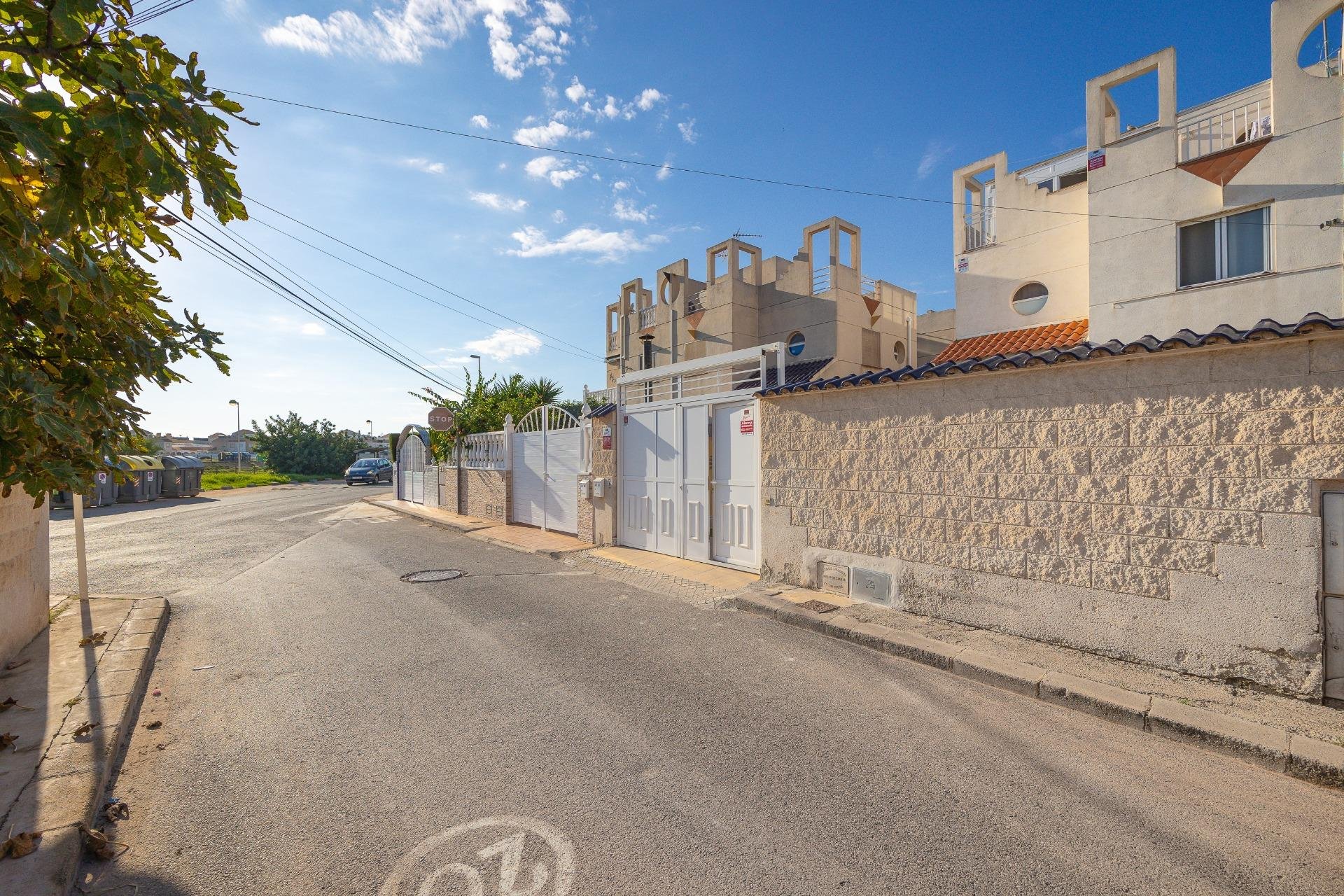 Odsprzedaż - Kamienica -
Torrevieja - La Siesta - El Salado - Torreta