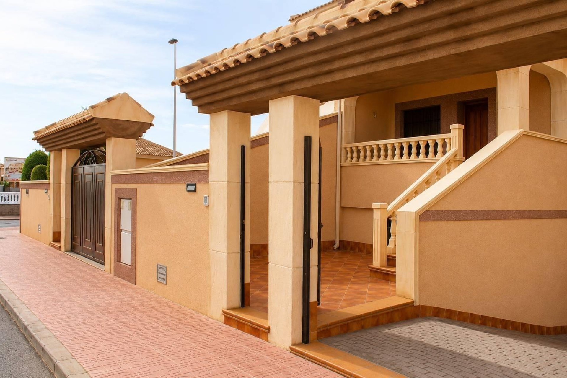 Odsprzedaż - Kamienica -
Torrevieja - Los Altos