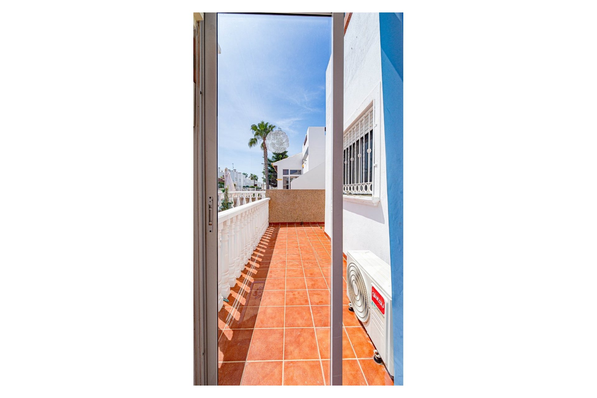 Odsprzedaż - Kamienica -
Torrevieja - Punta prima