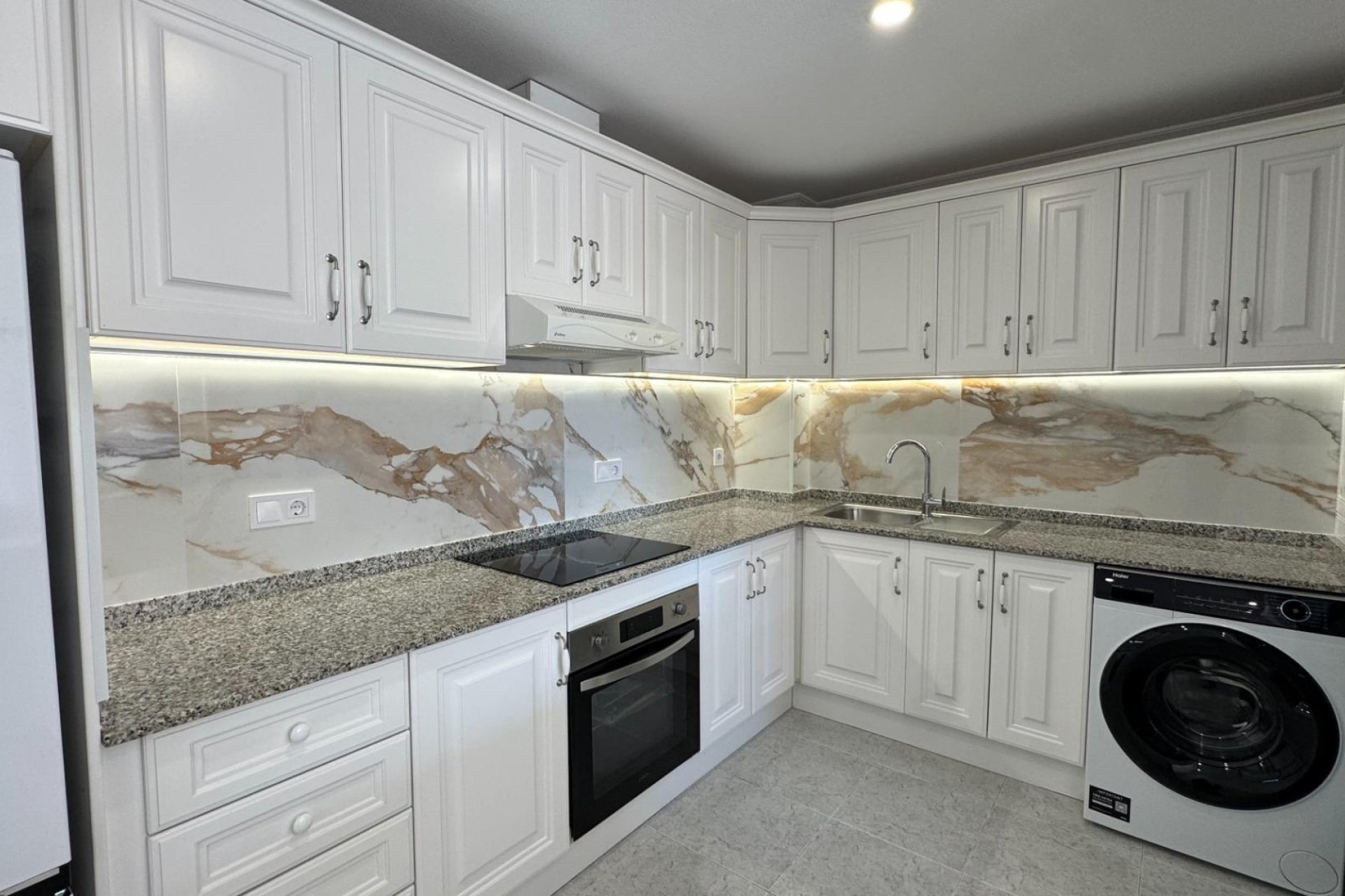 Odsprzedaż - Mieszkanie w bloku -
Orihuela Costa - Villamartín-Las Filipinas