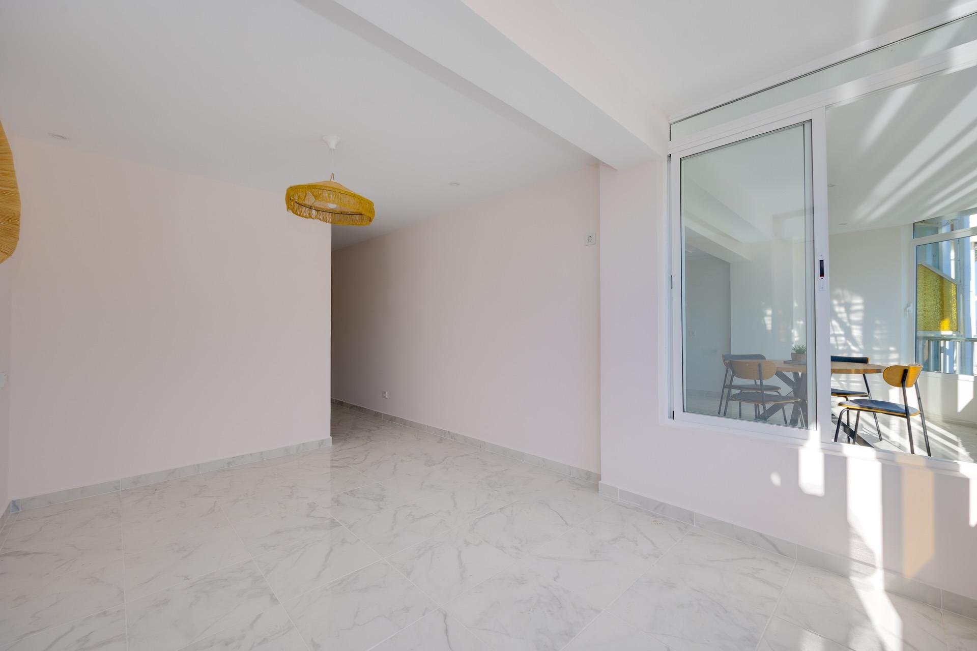 Odsprzedaż - Mieszkanie w bloku -
Torrevieja - Acequion