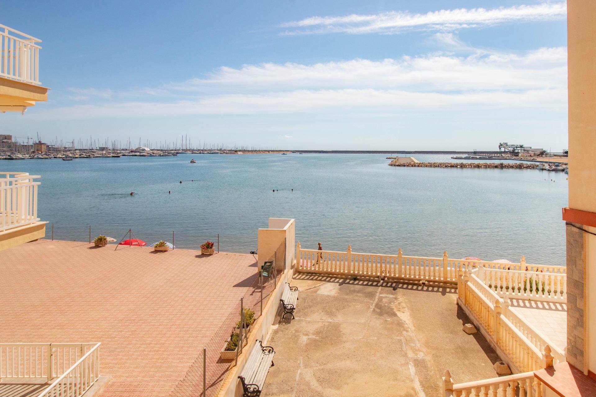 Odsprzedaż - Mieszkanie w bloku -
Torrevieja - Acequion
