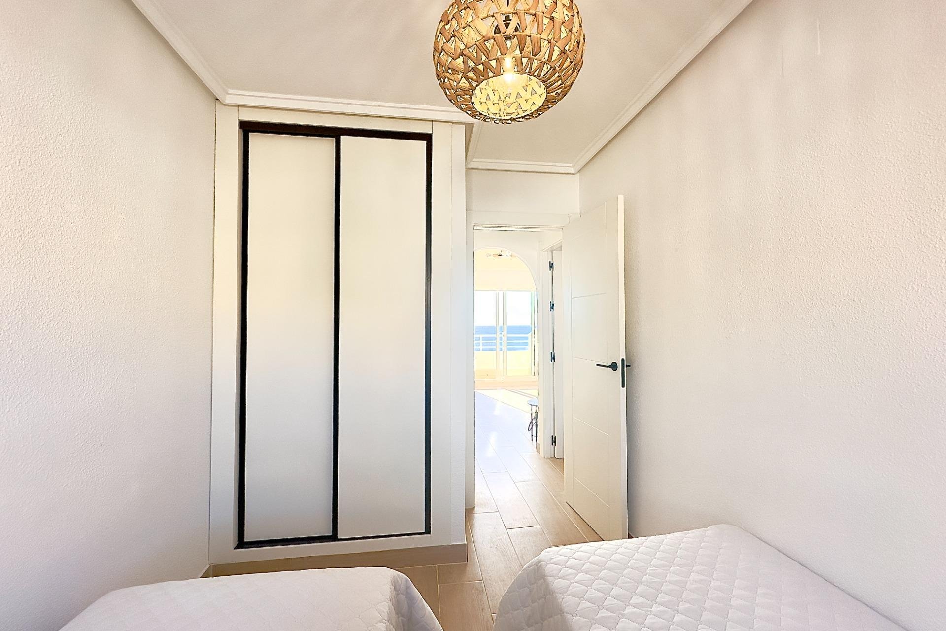 Odsprzedaż - Mieszkanie w bloku -
Torrevieja - Cabo Cervera