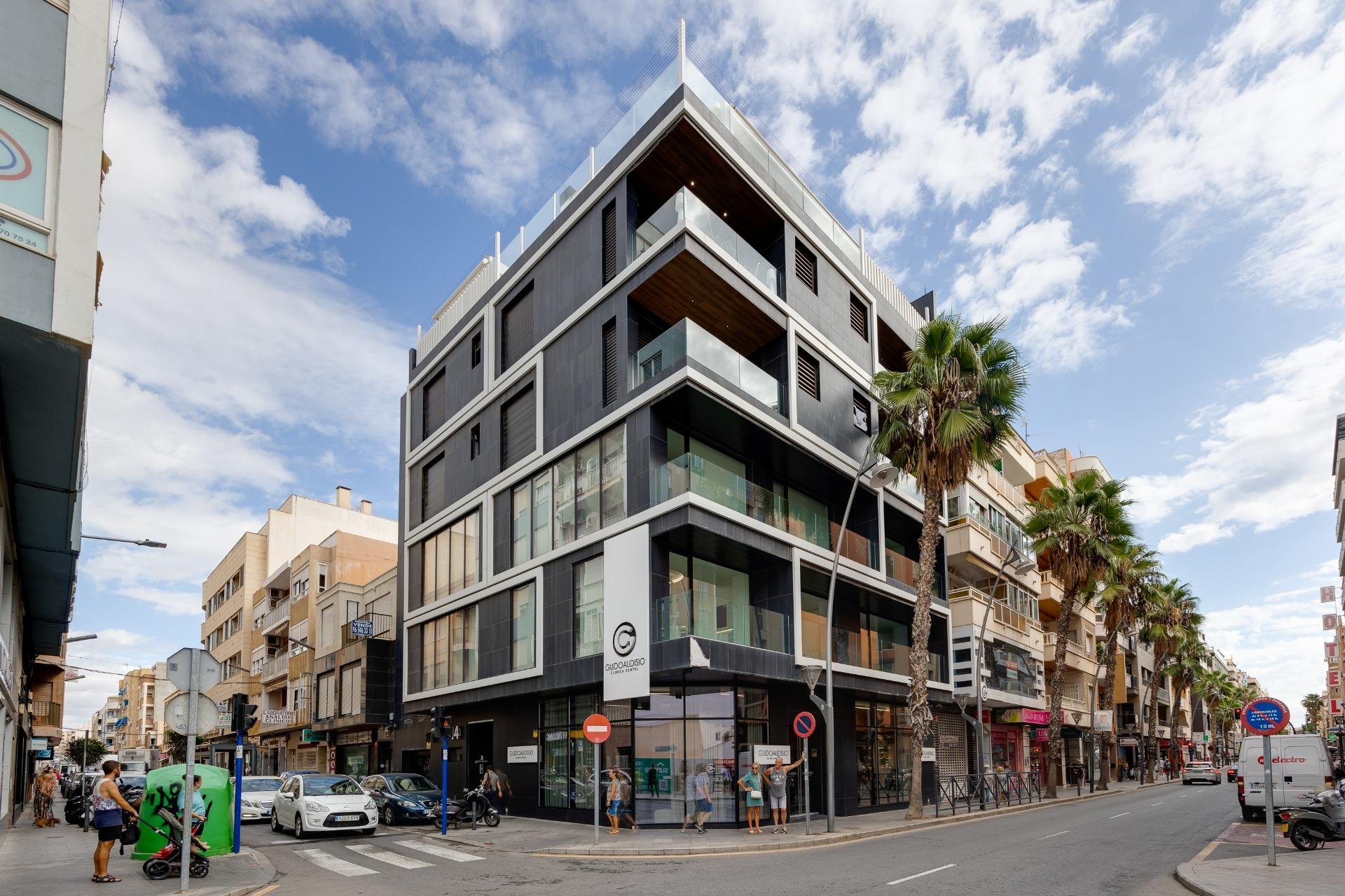 Odsprzedaż - Mieszkanie w bloku -
Torrevieja - Centro