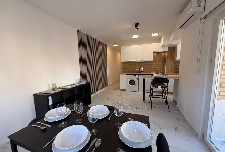 Odsprzedaż - Mieszkanie w bloku -
Torrevieja - Centro