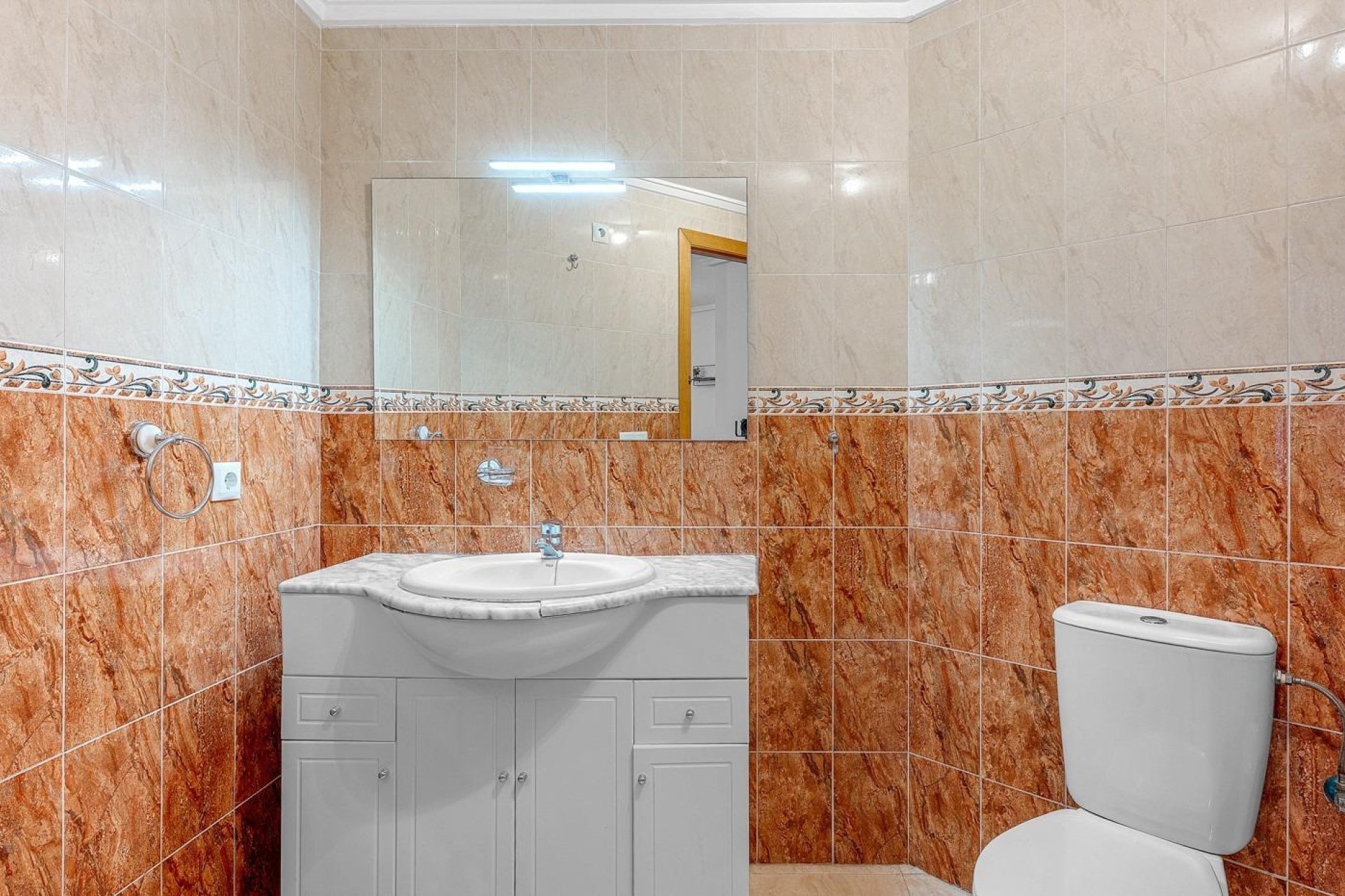 Odsprzedaż - Mieszkanie w bloku -
Torrevieja - Centro