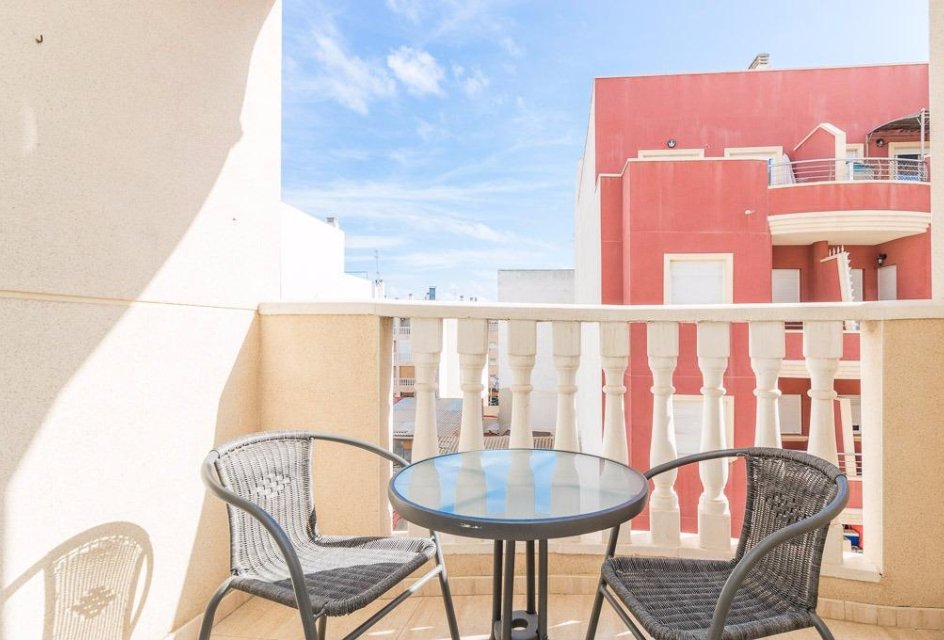 Odsprzedaż - Mieszkanie w bloku -
Torrevieja - Centro