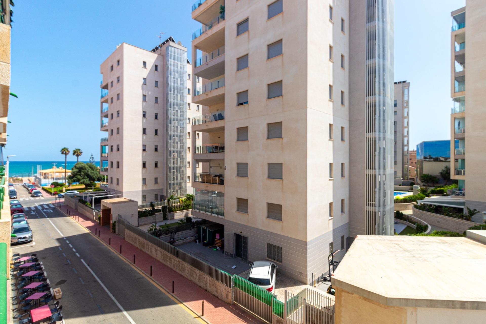 Odsprzedaż - Mieszkanie w bloku -
Torrevieja - La Mata pueblo