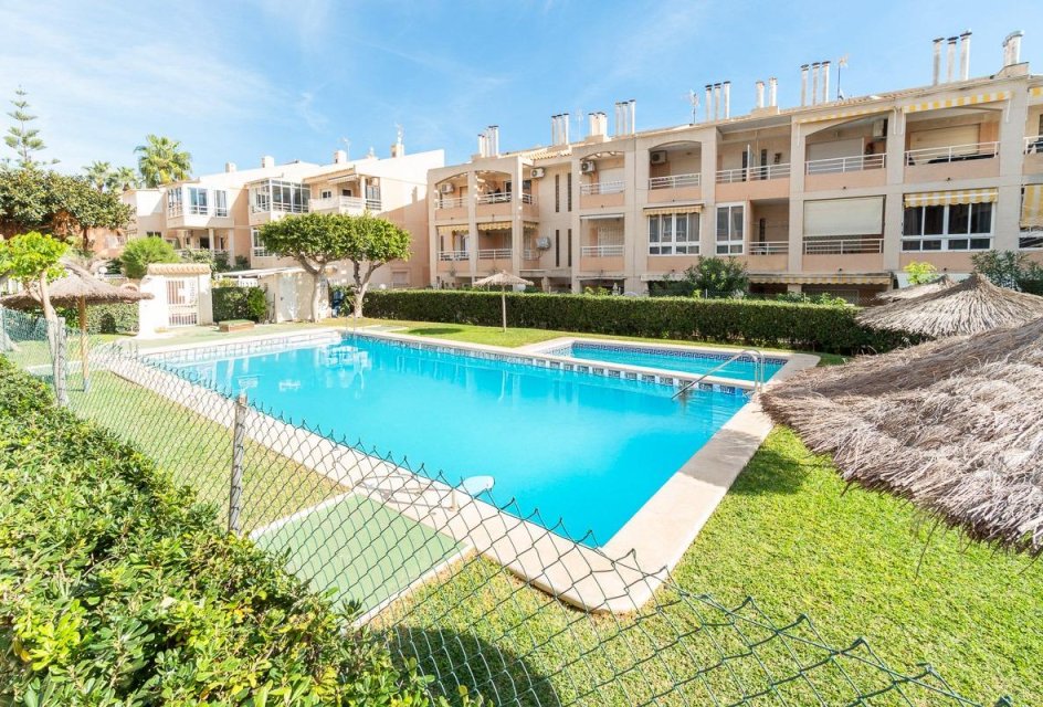 Odsprzedaż - Mieszkanie w bloku -
Torrevieja - Los Frutales