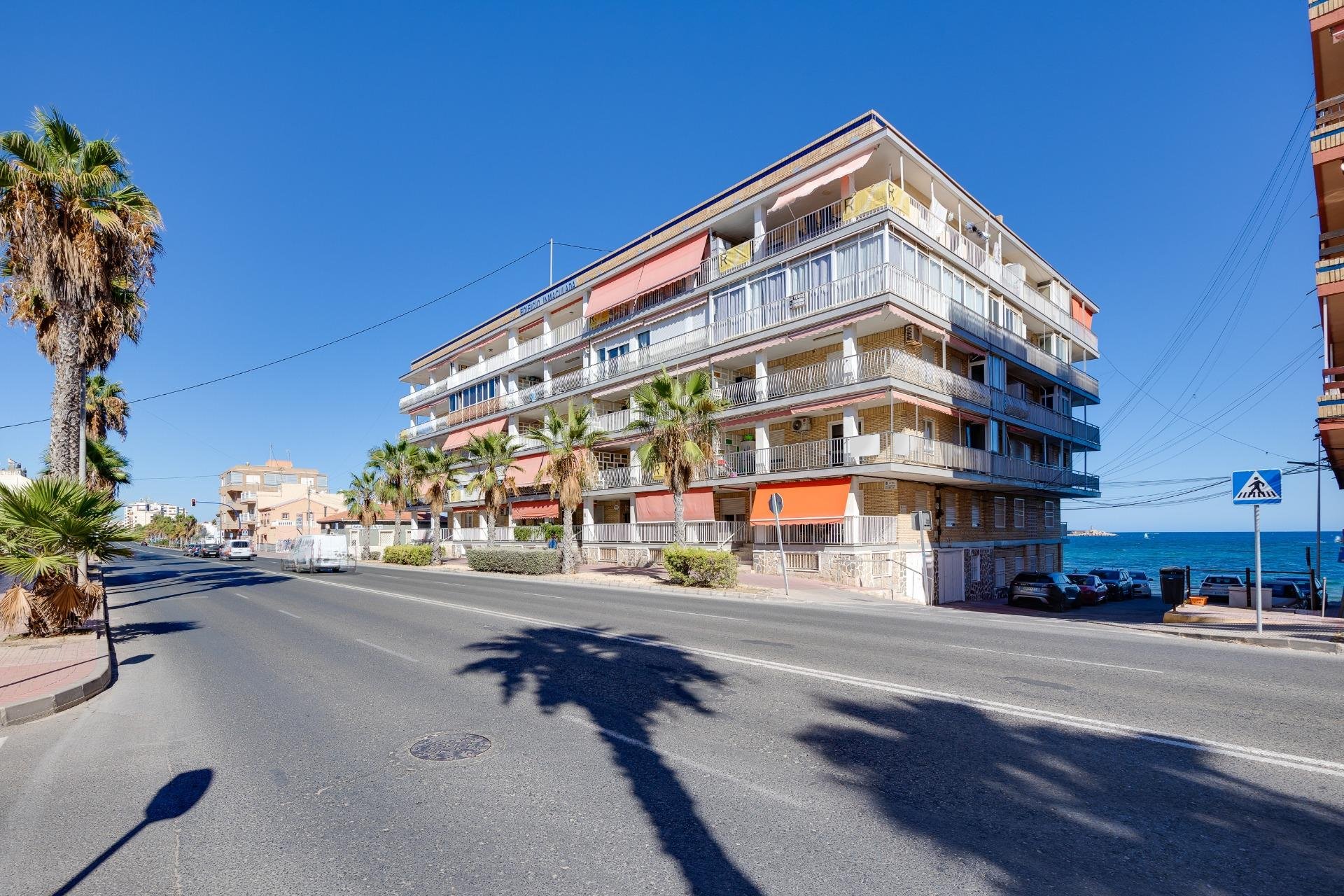 Odsprzedaż - Mieszkanie w bloku -
Torrevieja - Playa de los Naufragos