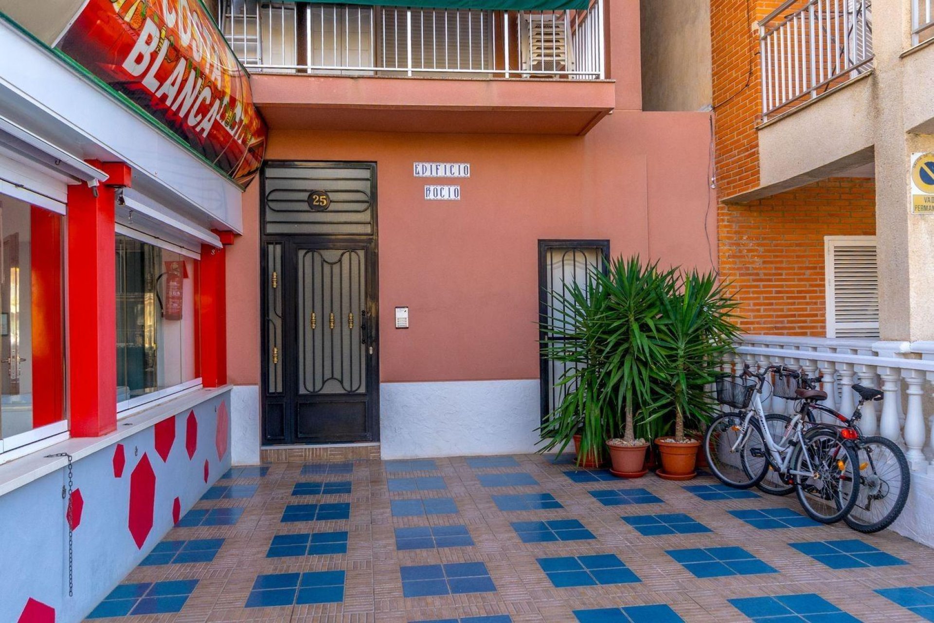 Odsprzedaż - Mieszkanie w bloku -
Torrevieja - Playa de los Naufragos