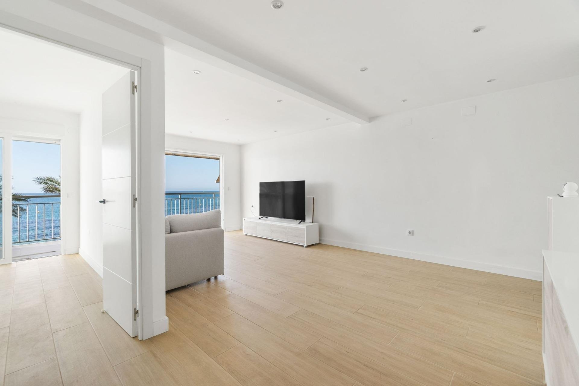 Odsprzedaż - Mieszkanie w bloku -
Torrevieja - Playa del Cura