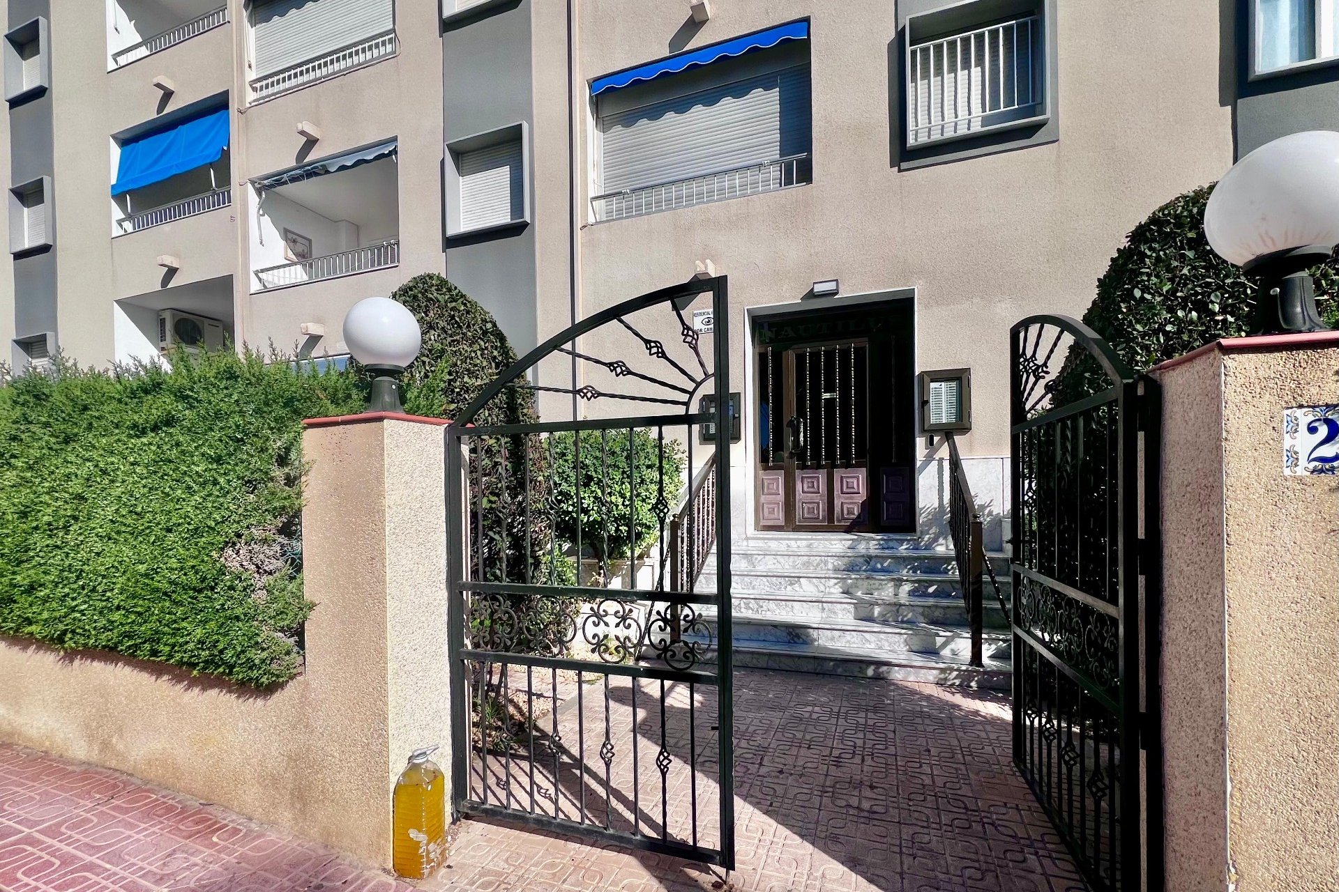 Odsprzedaż - Mieszkanie w bloku -
Torrevieja - Punta Prima