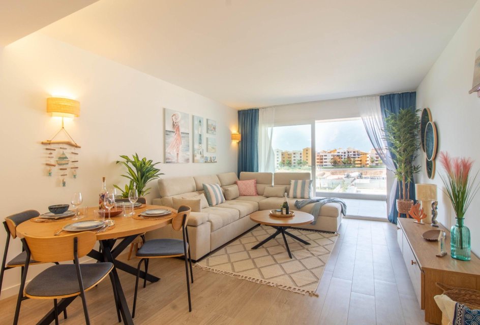 Odsprzedaż - Mieszkanie w bloku -
Torrevieja - Punta Prima