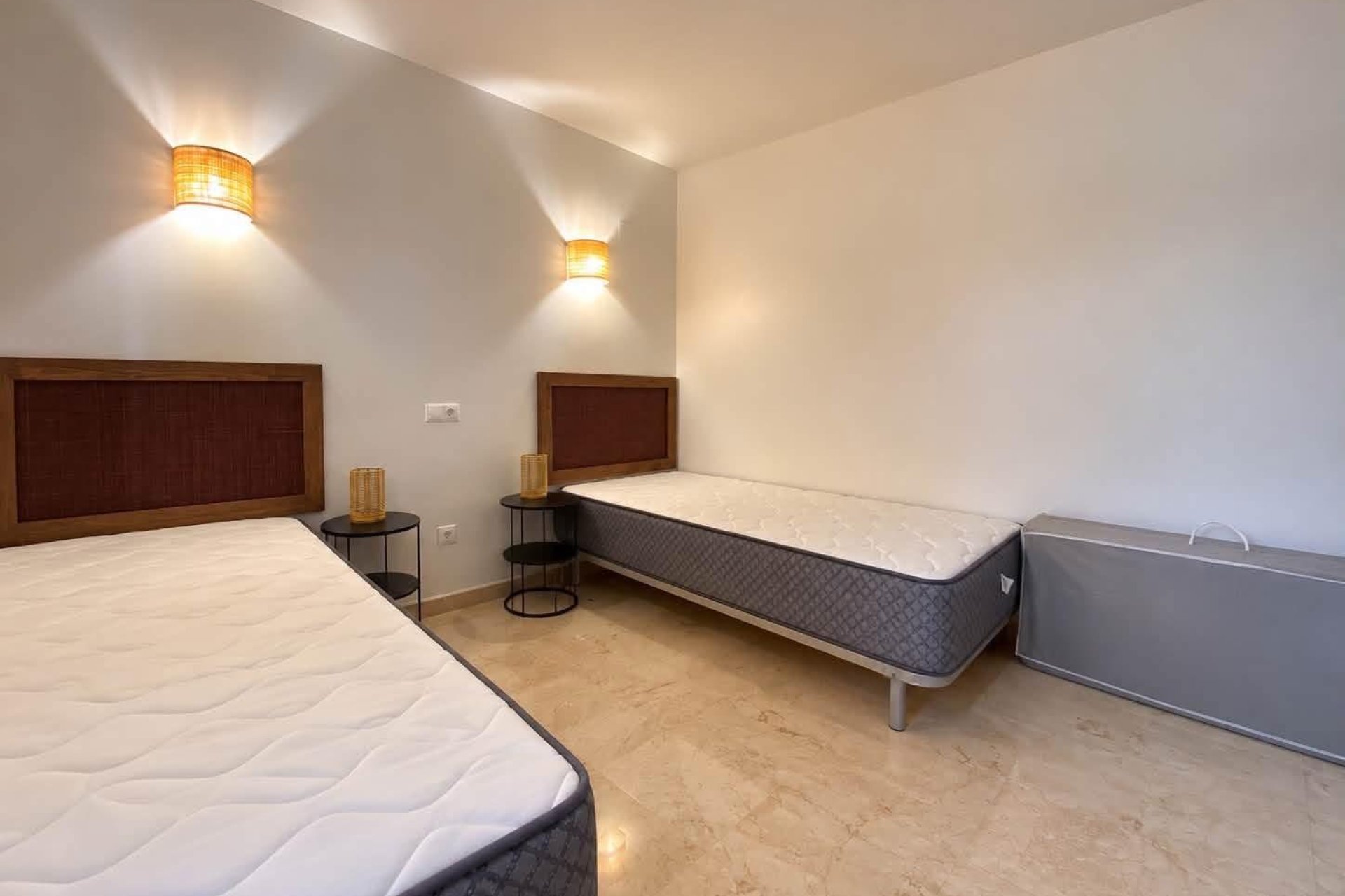 Odsprzedaż - Mieszkanie w bloku -
Torrevieja - Punta prima