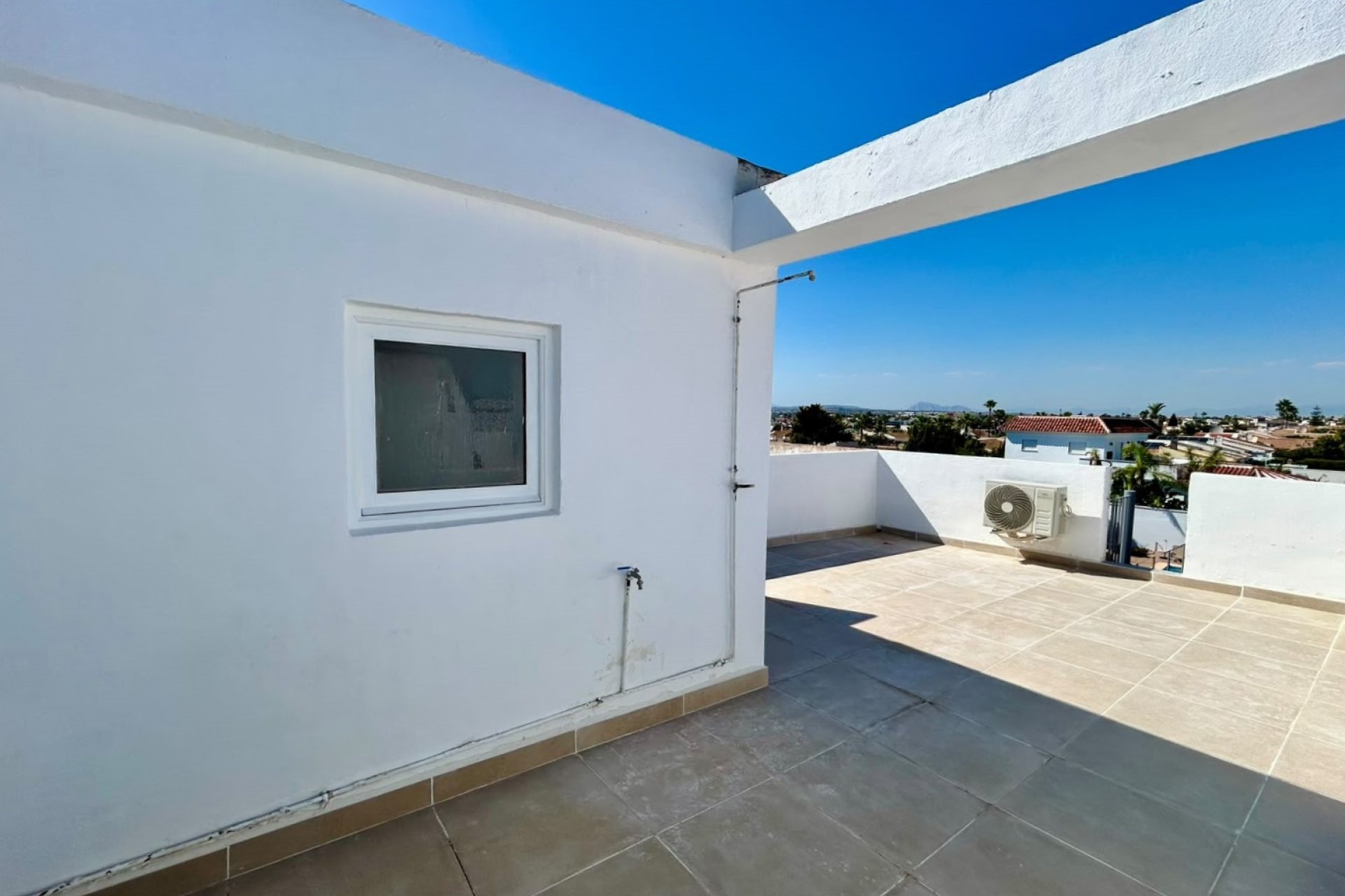 Odsprzedaż - Mieszkanie w bloku -
Torrevieja - San luis
