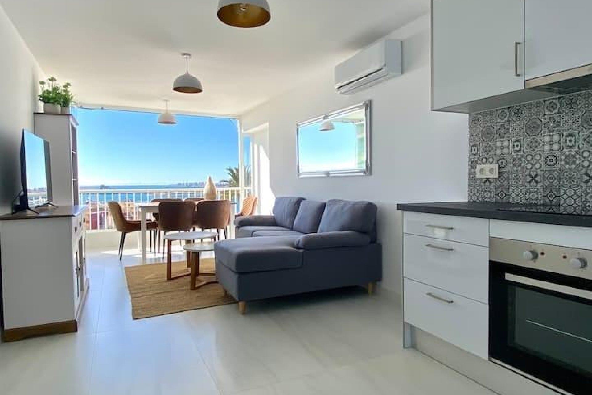 Odsprzedaż - Mieszkanie w bloku -
Torrevieja - torrevieja