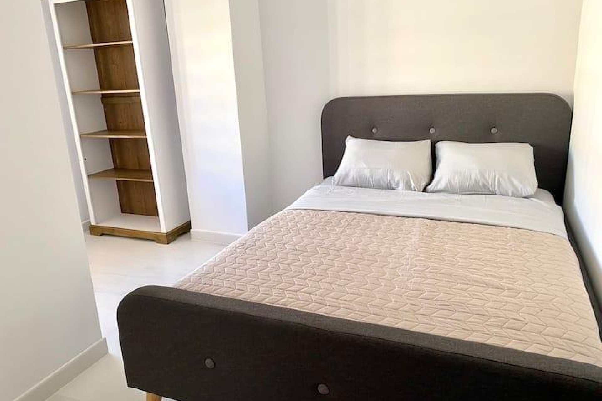 Odsprzedaż - Mieszkanie w bloku -
Torrevieja - torrevieja