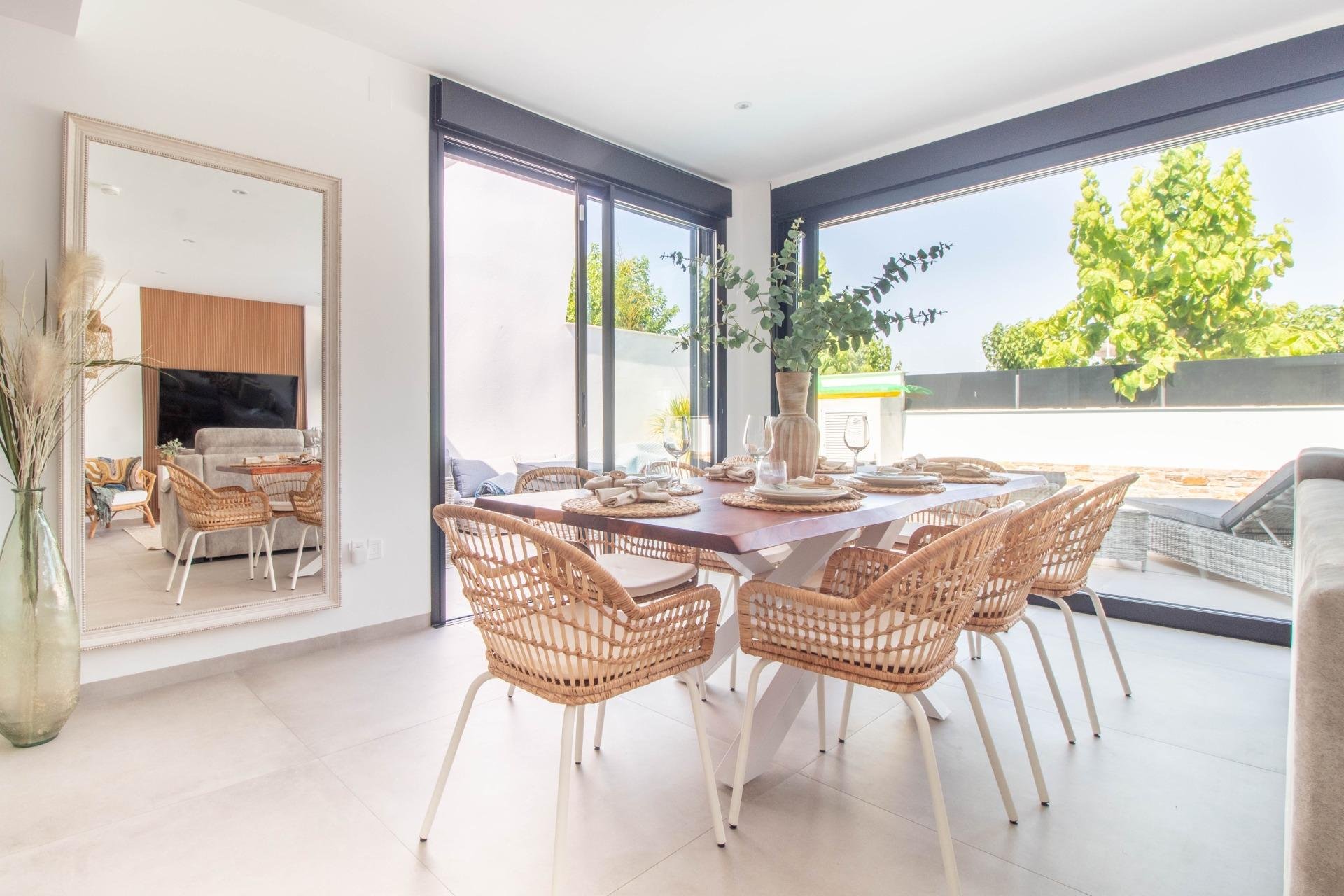 Odsprzedaż - Terraced house -
Santiago de la ribera - zona san blas
