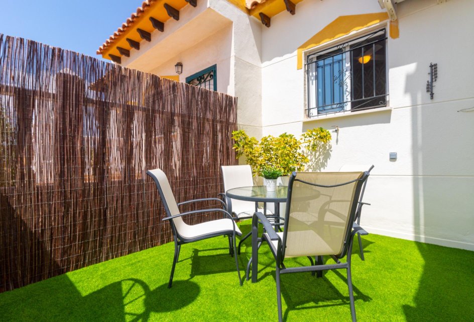 Odsprzedaż - Terraced house -
Torrevieja - Los altos