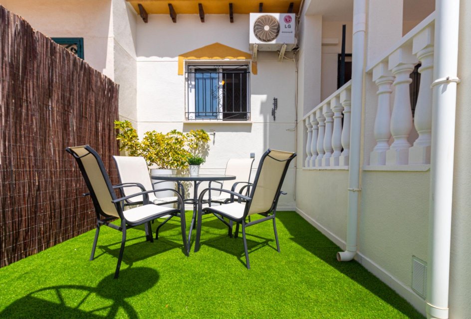 Odsprzedaż - Terraced house -
Torrevieja - Los altos