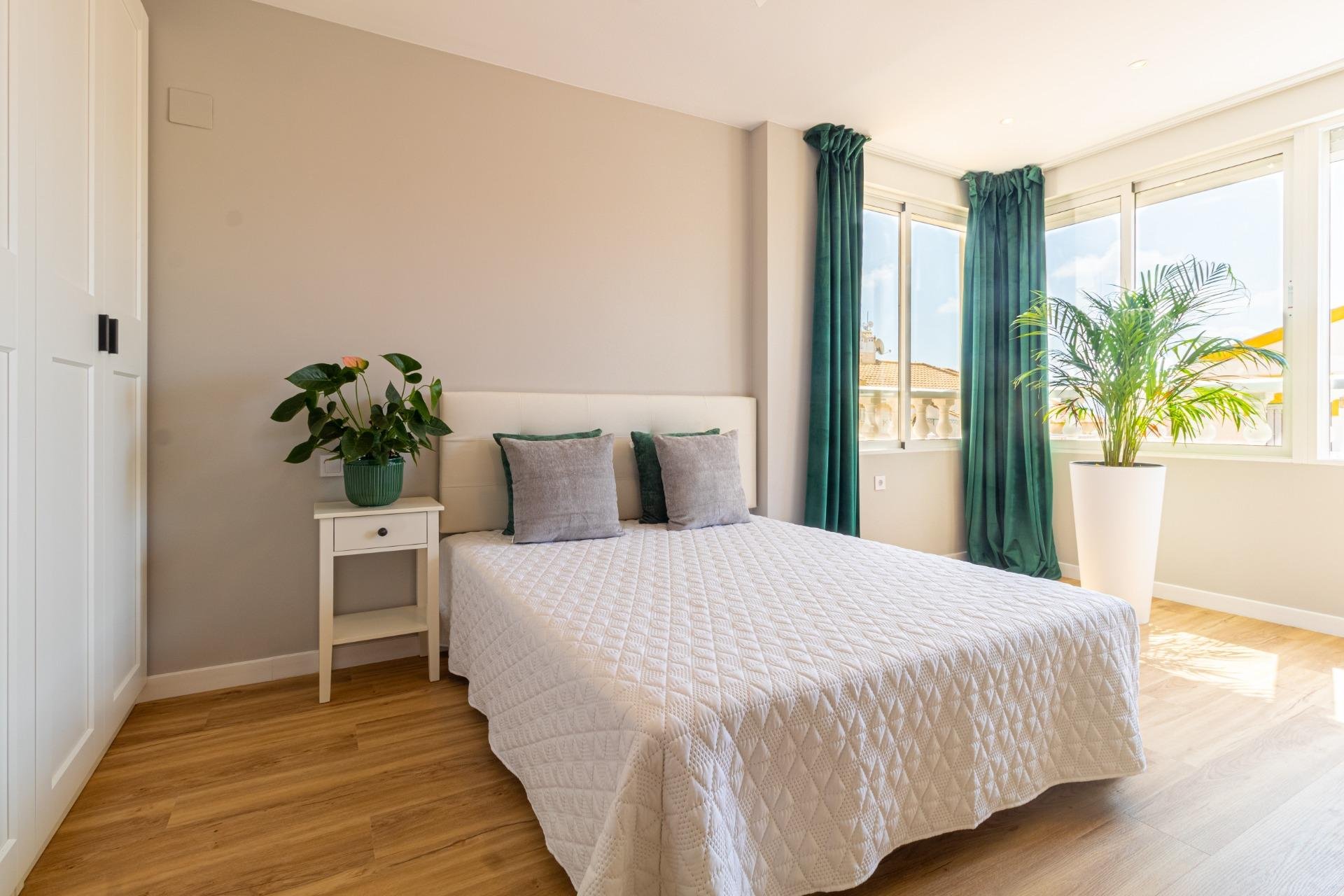 Odsprzedaż - Terraced house -
Torrevieja - Los altos
