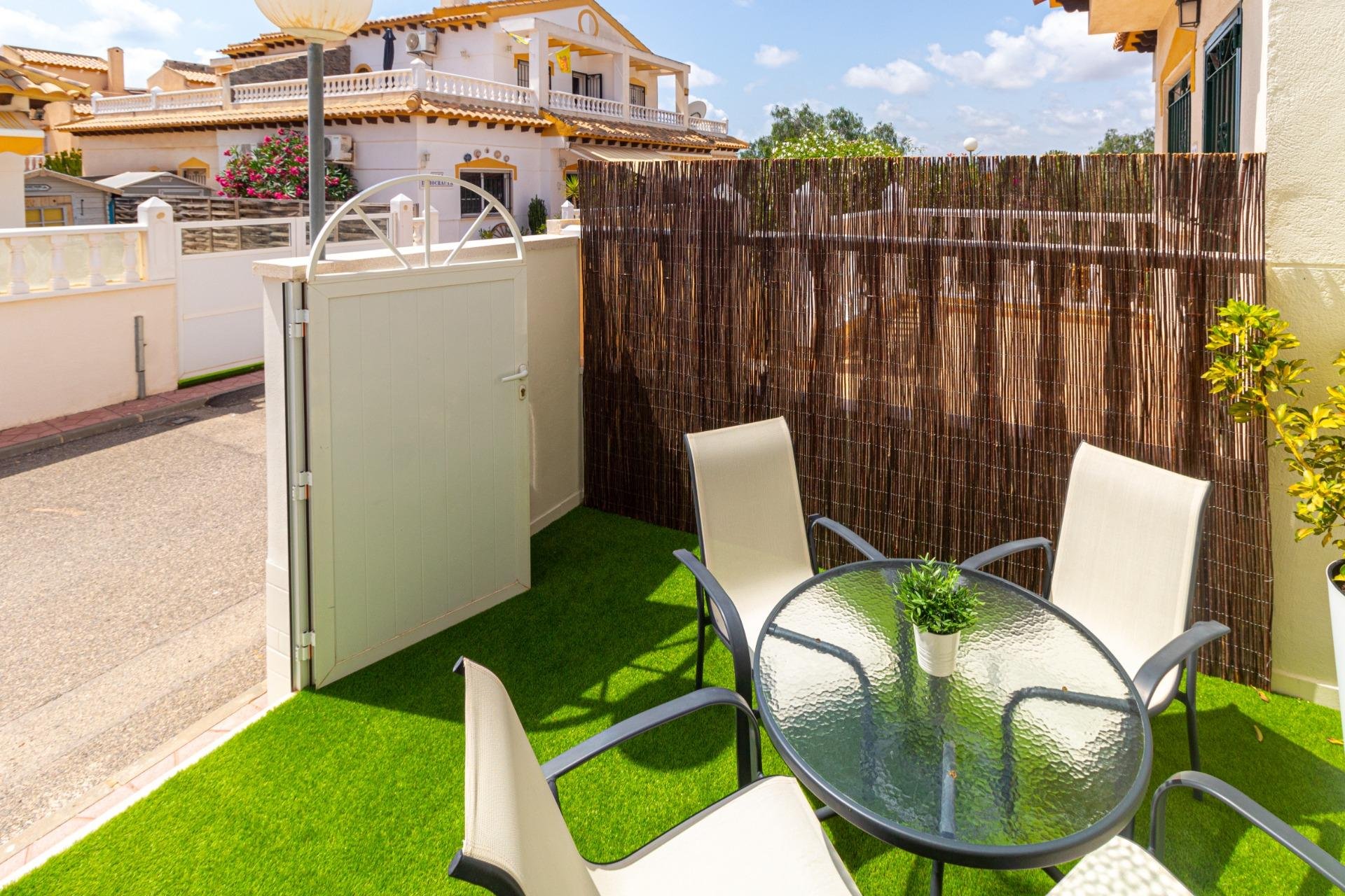 Odsprzedaż - Terraced house -
Torrevieja - Los altos