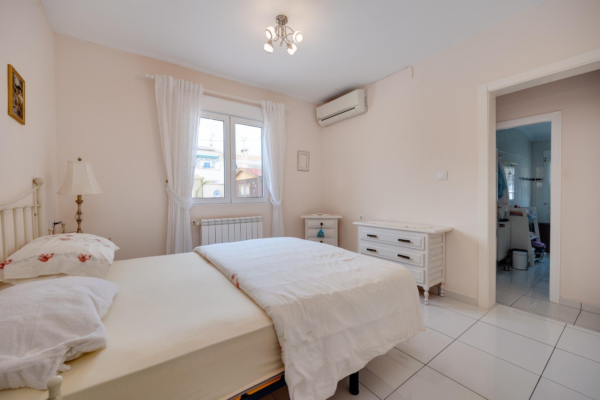 Odsprzedaż - Villa -
Orihuela Costa - Cabo Roig