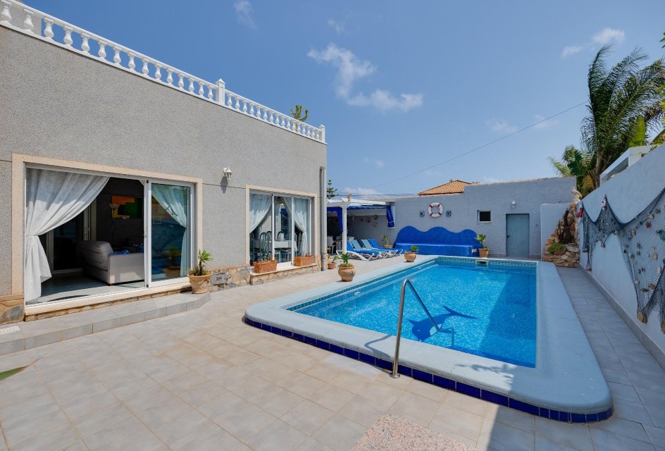 Odsprzedaż - Villa -
Orihuela Costa - La Regia